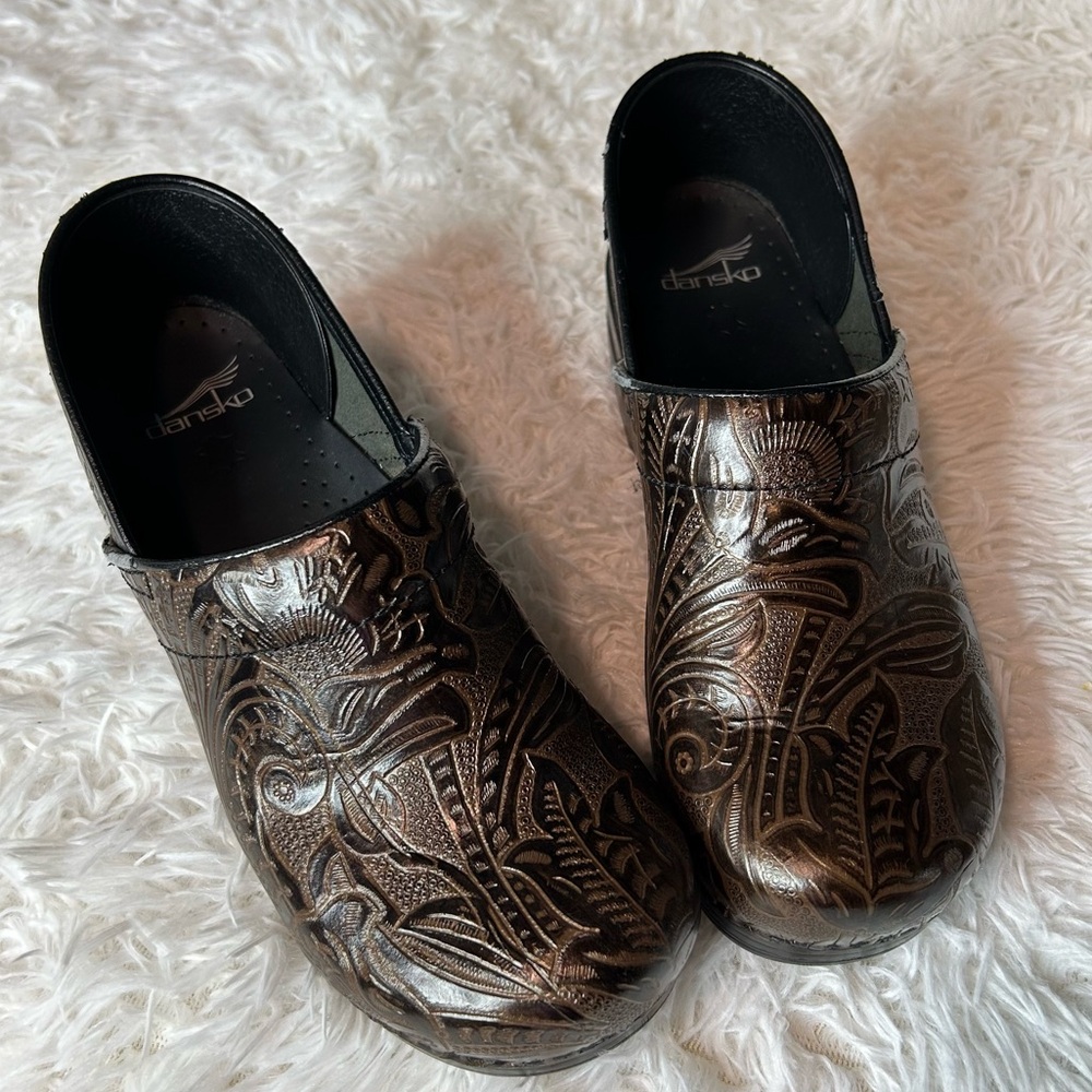Dansko Women's Professional Clog-slip on Brown Print size 40 9.5/10